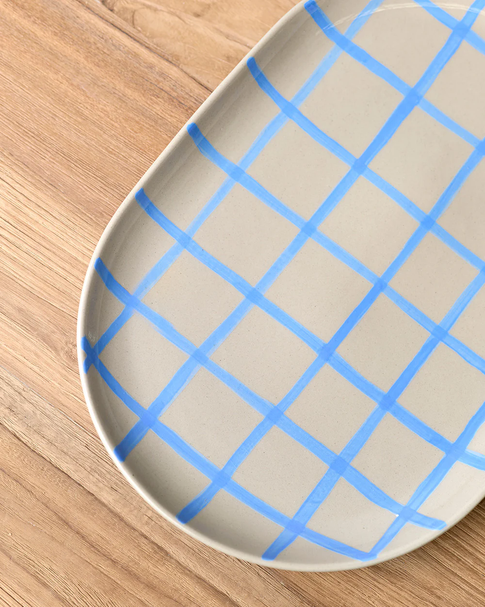 38cm Oval Tray in Stone With Blue Handbrush / Coastal Junction - Image 4